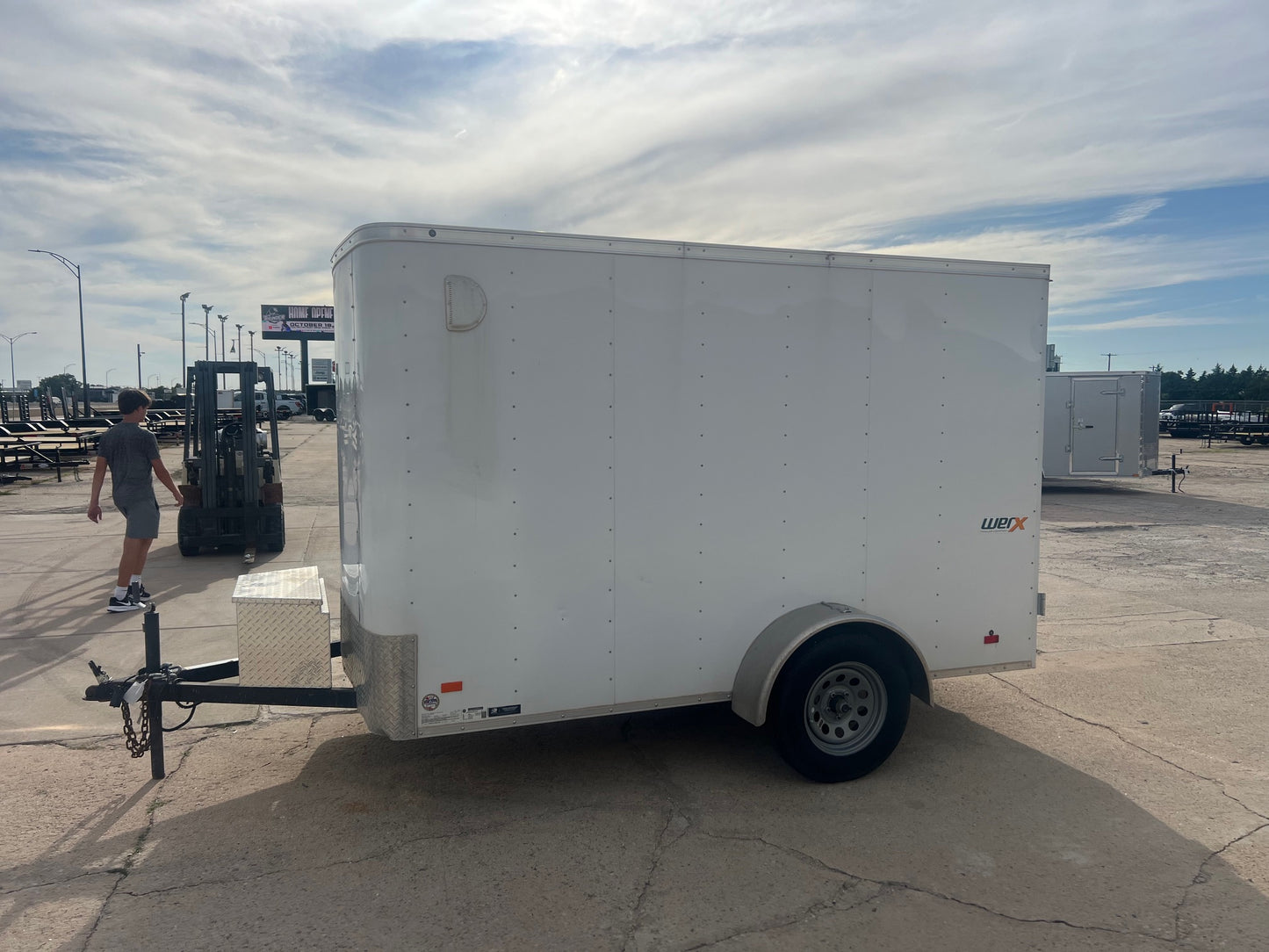 6X10 ENCLOSED TRAILER